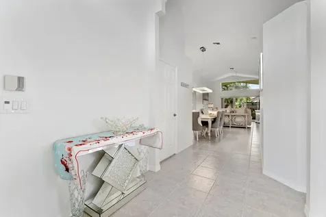 6887 Viale Elizabeth Delray Beach FL 33446