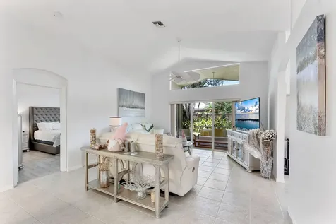 6887 Viale Elizabeth Delray Beach FL 33446