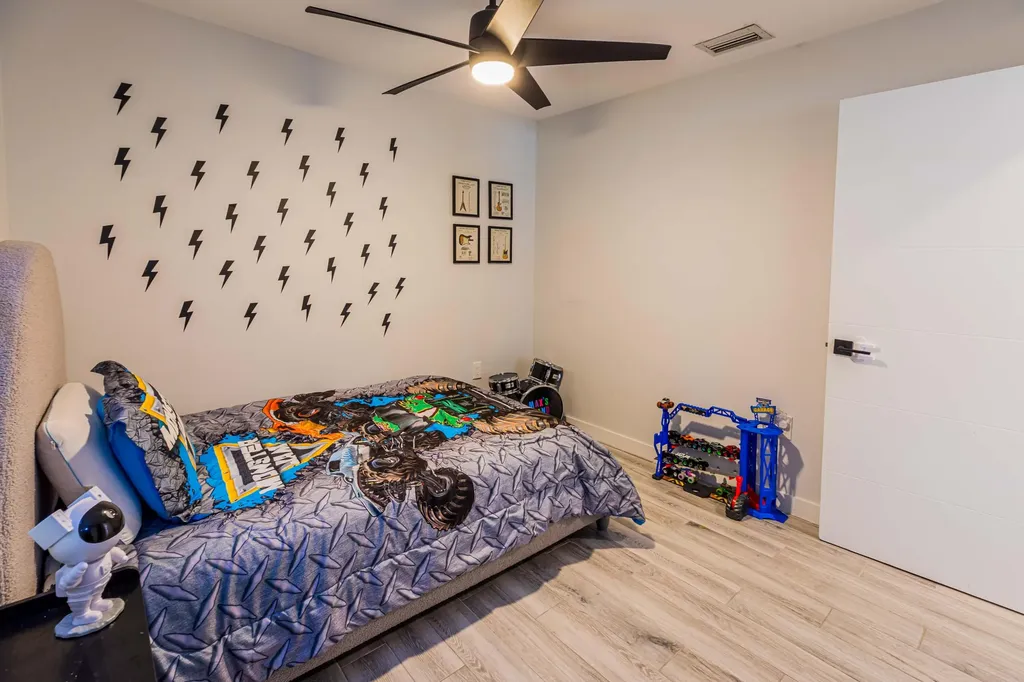 9058 NW 192nd Terrace Miami Lakes FL 33018