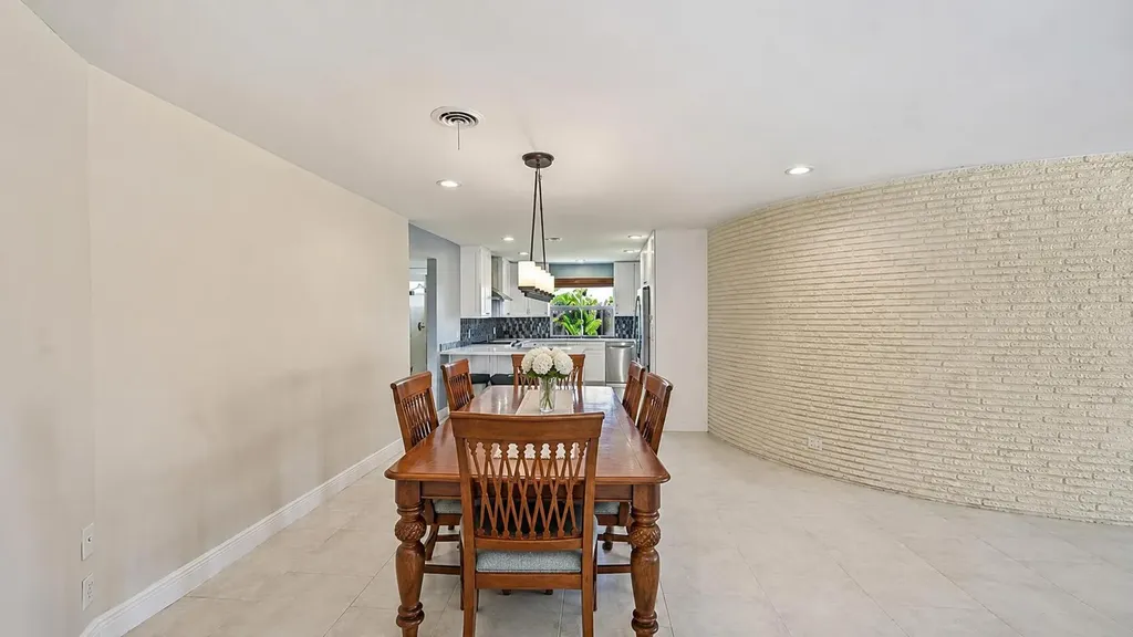 4111 NE 26th Terrace Lighthouse Point FL 33064