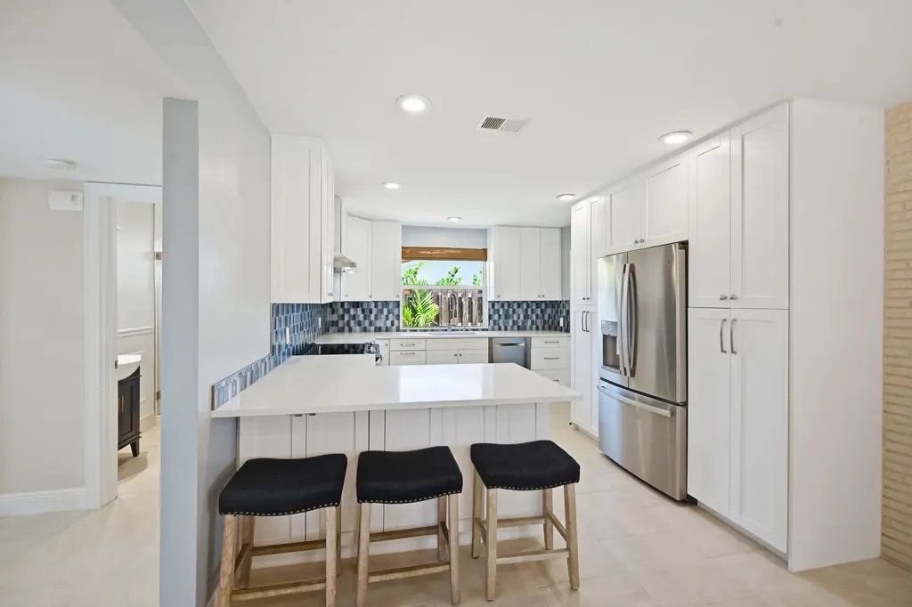 4111 NE 26th Terrace Lighthouse Point FL 33064