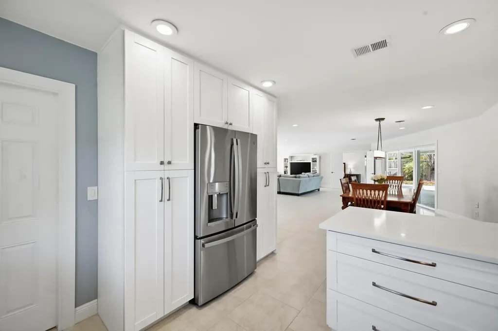 4111 NE 26th Terrace Lighthouse Point FL 33064