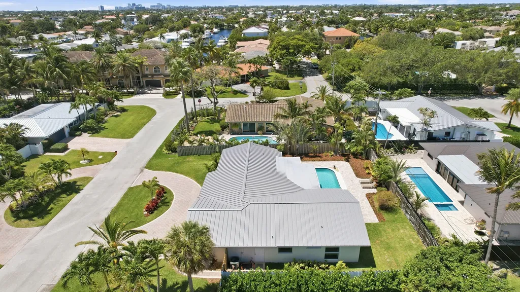 4111 NE 26th Terrace Lighthouse Point FL 33064