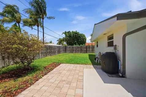 4111 NE 26th Terrace Lighthouse Point FL 33064