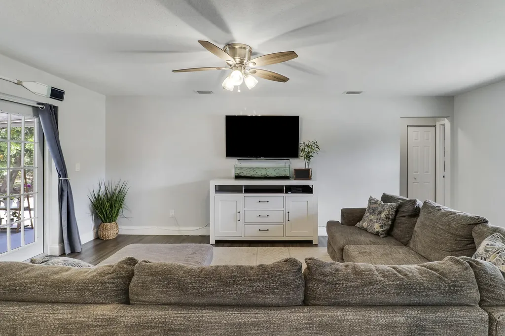 1625 40th Avenue Vero Beach FL 32960