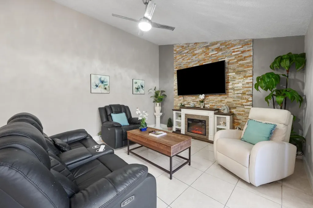 4258 S Landar Drive Lake Worth FL 33463
