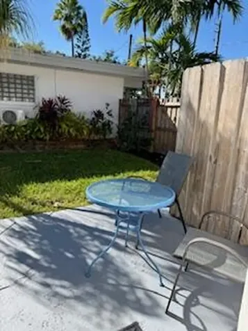 3670 NE 6th Avenue Oakland Park FL 33334