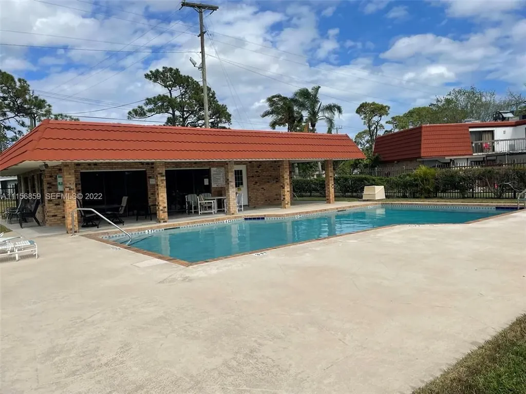 4648 Suburban Pines Drive Lake Worth FL 33463