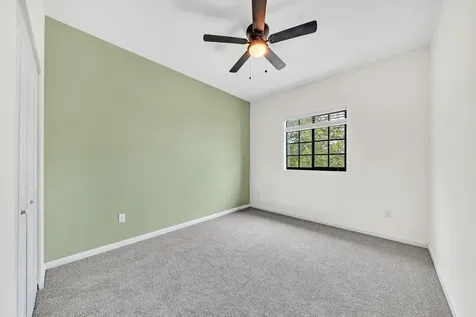 4208 N Dixie Highway Oakland Park FL 33334