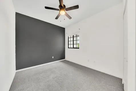 4208 N Dixie Highway Oakland Park FL 33334