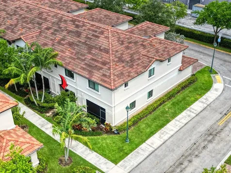 4208 N Dixie Highway Oakland Park FL 33334