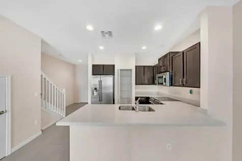 4208 N Dixie Highway Oakland Park FL 33334