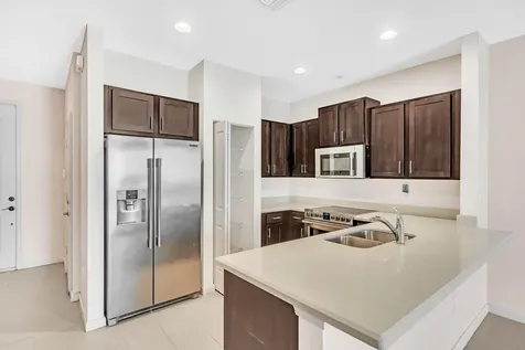 4208 N Dixie Highway Oakland Park FL 33334