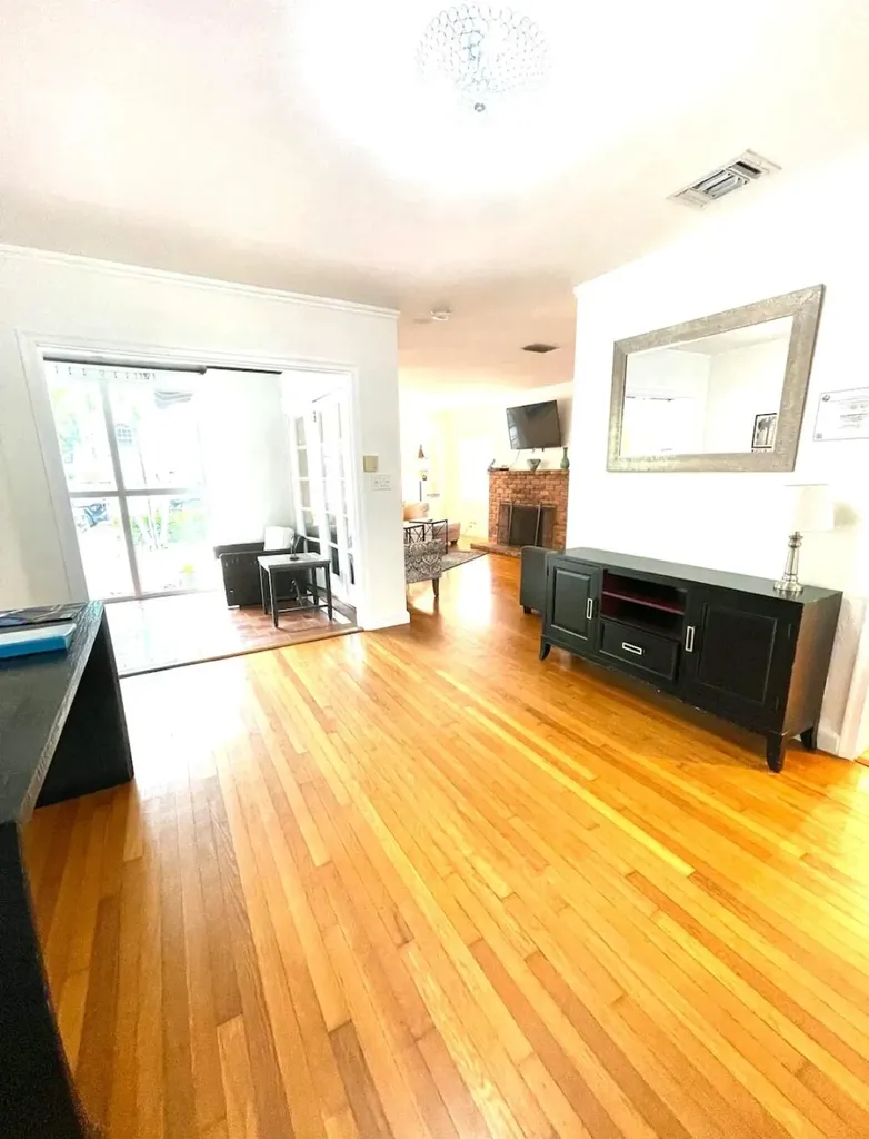 1403 SE 2nd Street Fort Lauderdale FL 33301