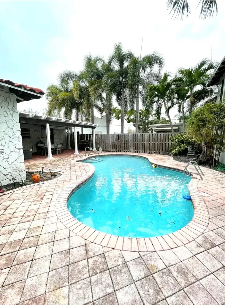 1403 SE 2nd Street Fort Lauderdale FL 33301