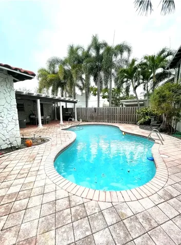 1403 SE 2nd Street Fort Lauderdale FL 33301