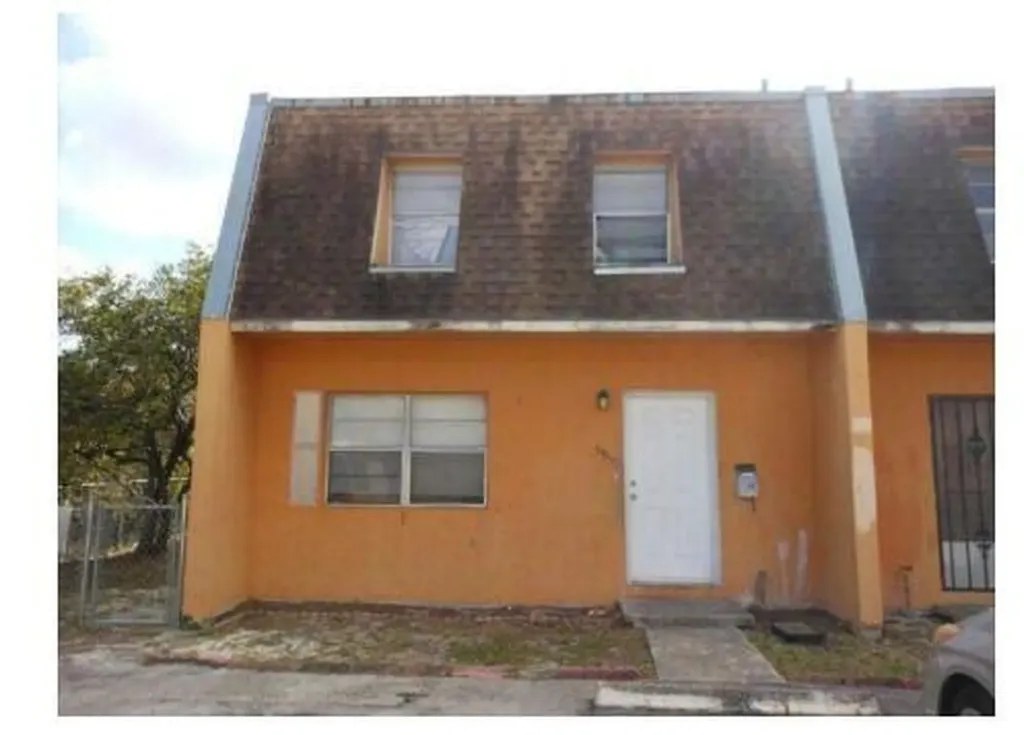 5950 NW 27th Place Sunrise FL 33313