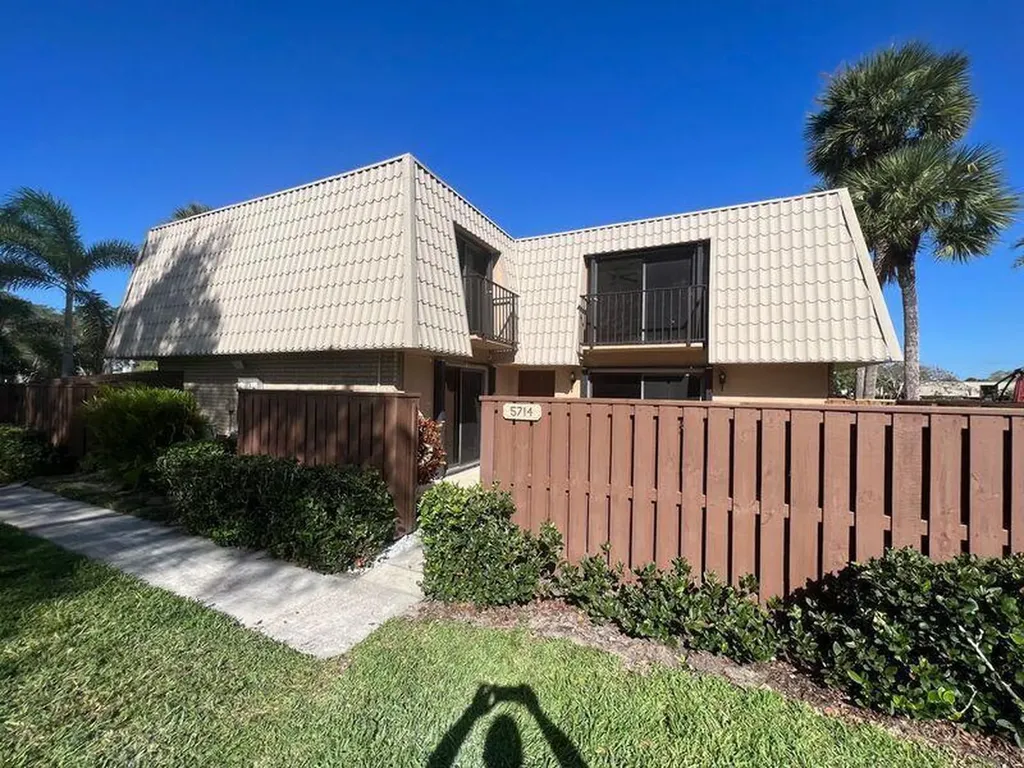 5714 57th Way West Palm Beach FL 33409