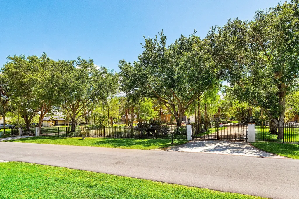 6002 NW 74th Terrace Parkland FL 33067