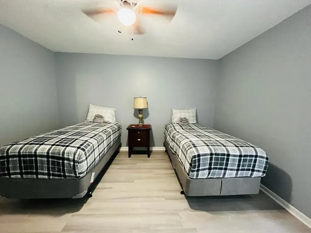 11 Golfs Edge E West Palm Beach FL 33417