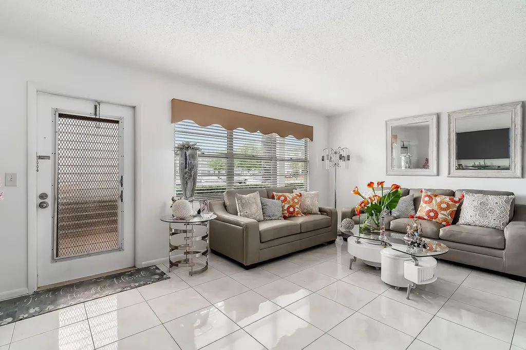 1012 Lincoln Boca Raton FL 33434