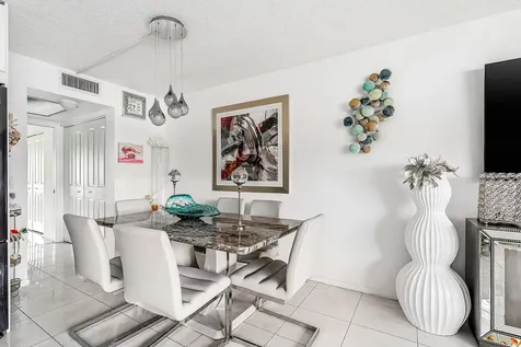 1012 Lincoln Boca Raton FL 33434