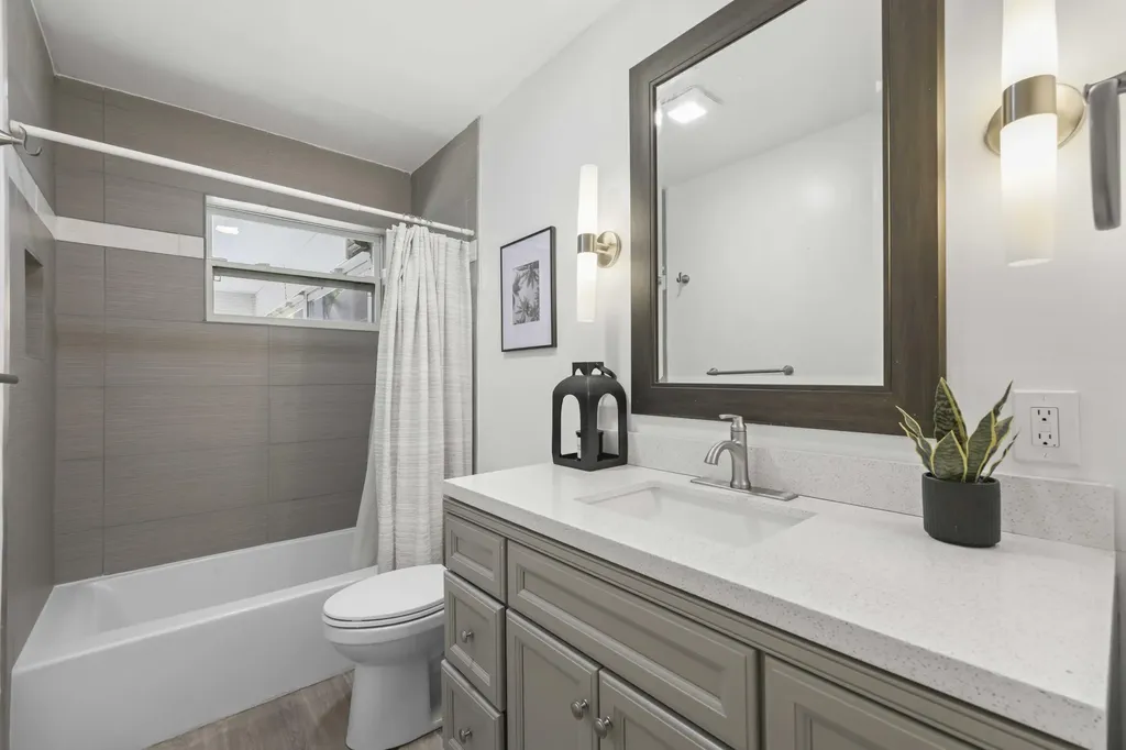 2136 NE 4th Court Boca Raton FL 33431