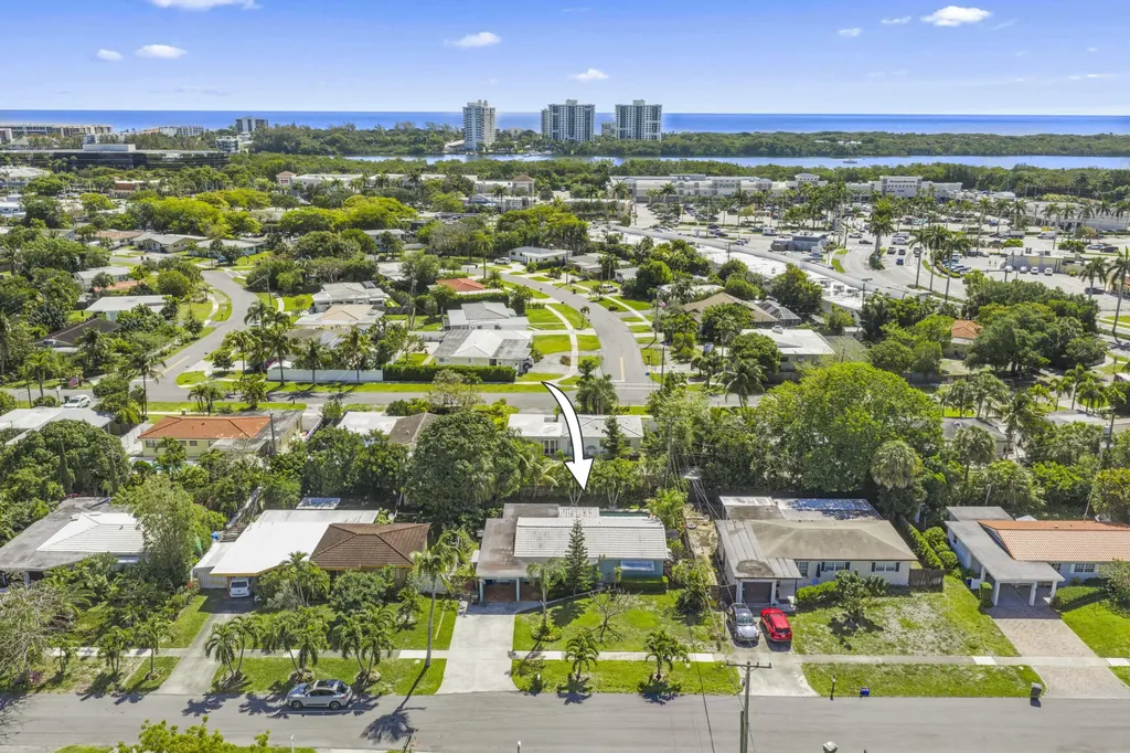 2136 NE 4th Court Boca Raton FL 33431