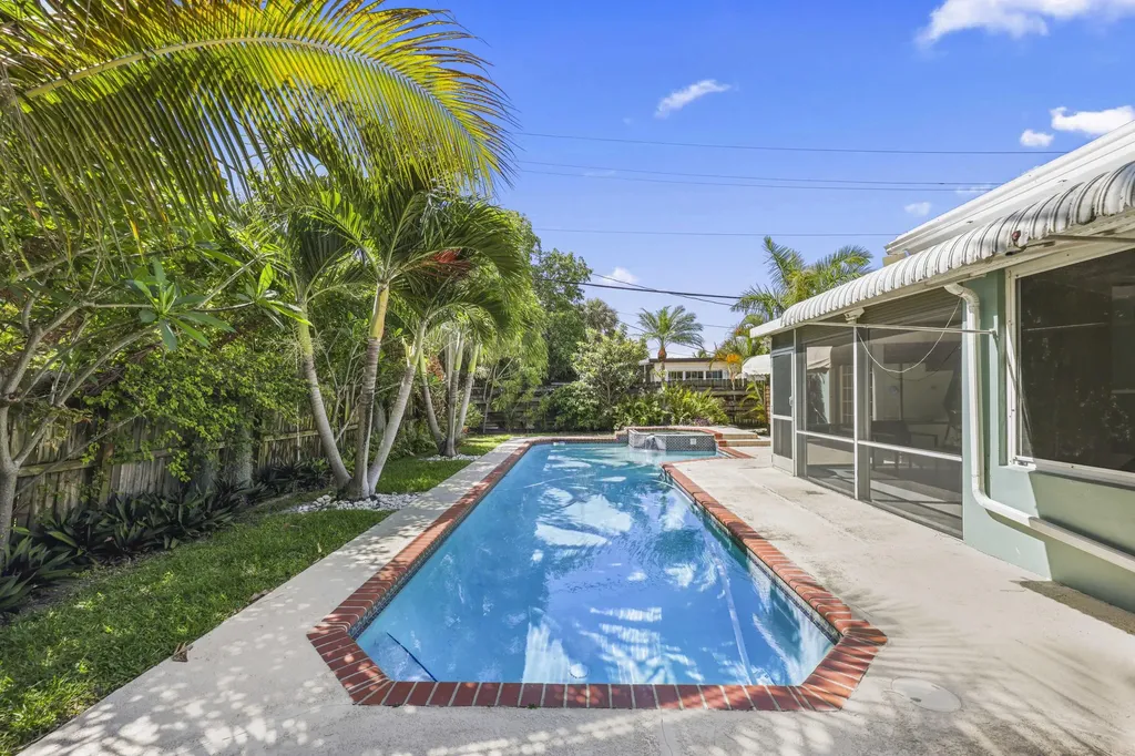 2136 NE 4th Court Boca Raton FL 33431