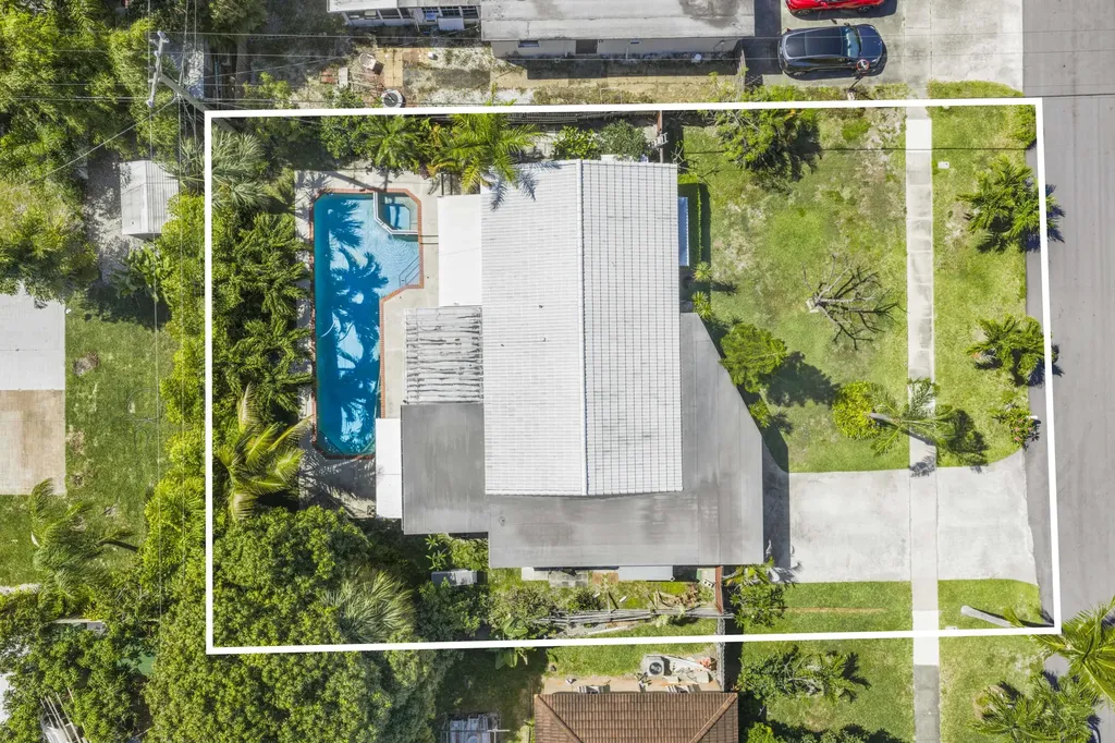 2136 NE 4th Court Boca Raton FL 33431
