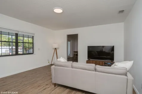 595 11th Avenue Vero Beach FL 32962