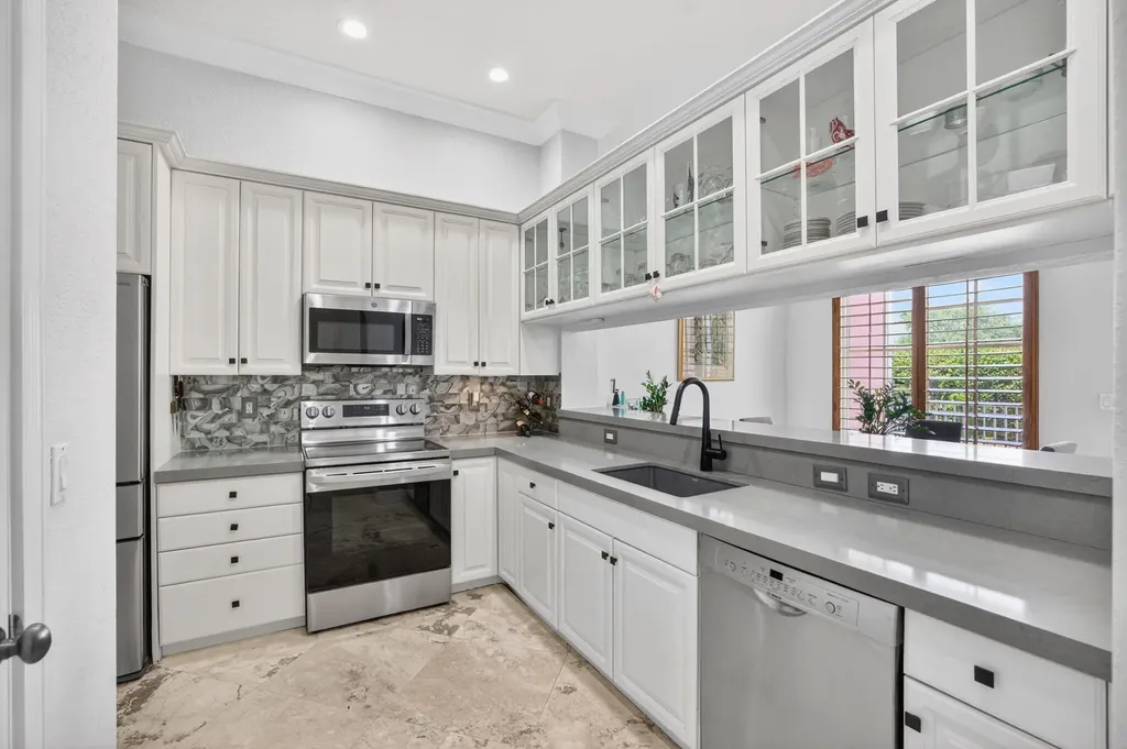 2860 Marina Circle Lighthouse Point FL 33064