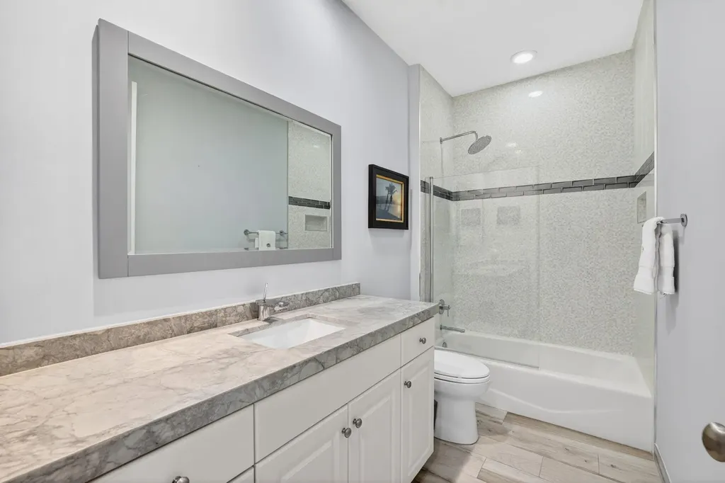 2860 Marina Circle Lighthouse Point FL 33064