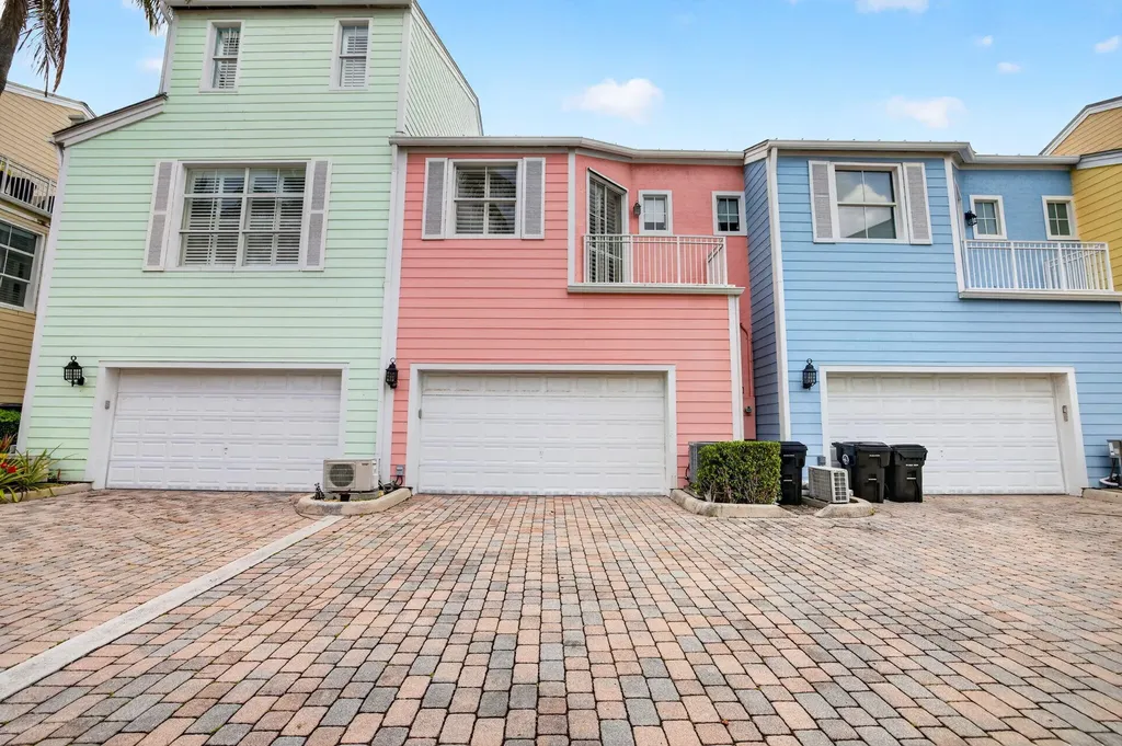 2860 Marina Circle Lighthouse Point FL 33064