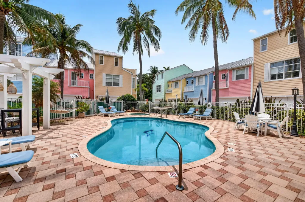 2860 Marina Circle Lighthouse Point FL 33064