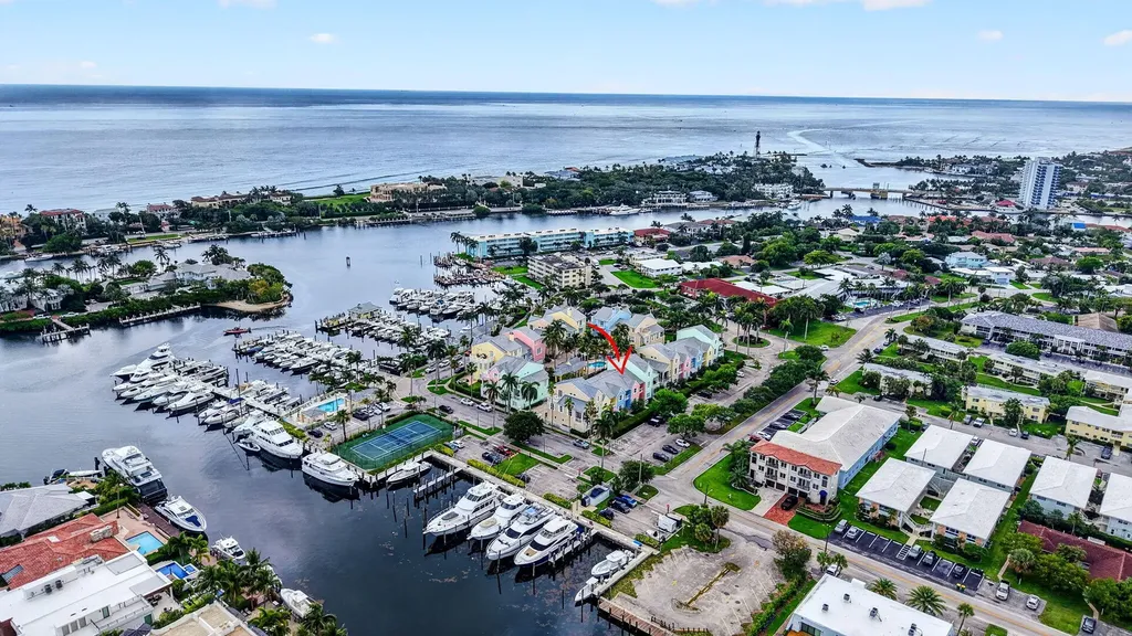 2860 Marina Circle Lighthouse Point FL 33064