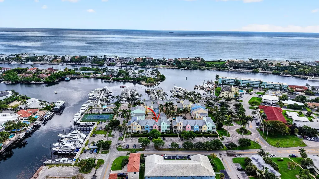 2860 Marina Circle Lighthouse Point FL 33064