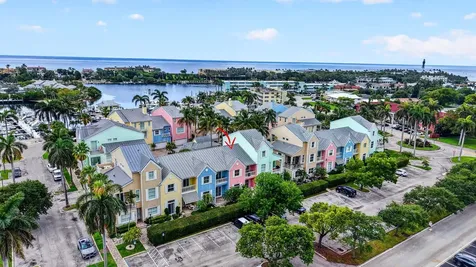 2860 Marina Circle Lighthouse Point FL 33064