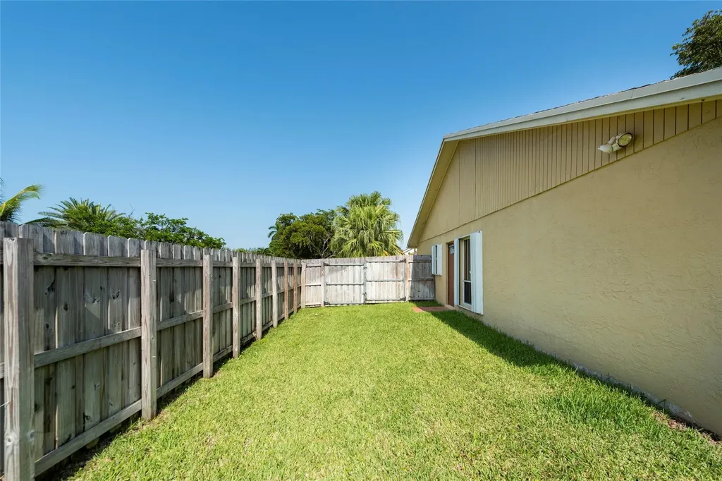 2101 NW 101st Terrace Pembroke Pines FL 33026