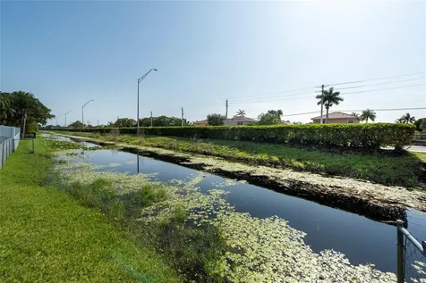 2101 NW 101st Terrace Pembroke Pines FL 33026