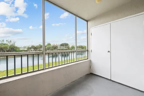 2861 N Oakland Forest Drive Oakland Park FL 33309