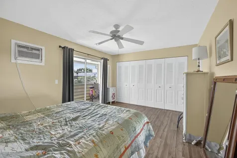 414 Windsor R West Palm Beach FL 33417