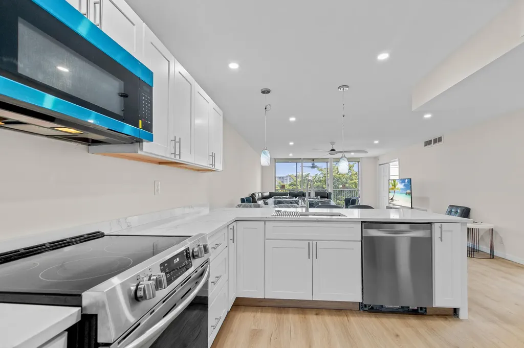 2901 S Palm Aire Drive Pompano Beach FL 33069