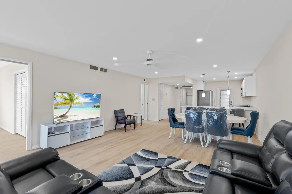 2901 S Palm Aire Drive Pompano Beach FL 33069