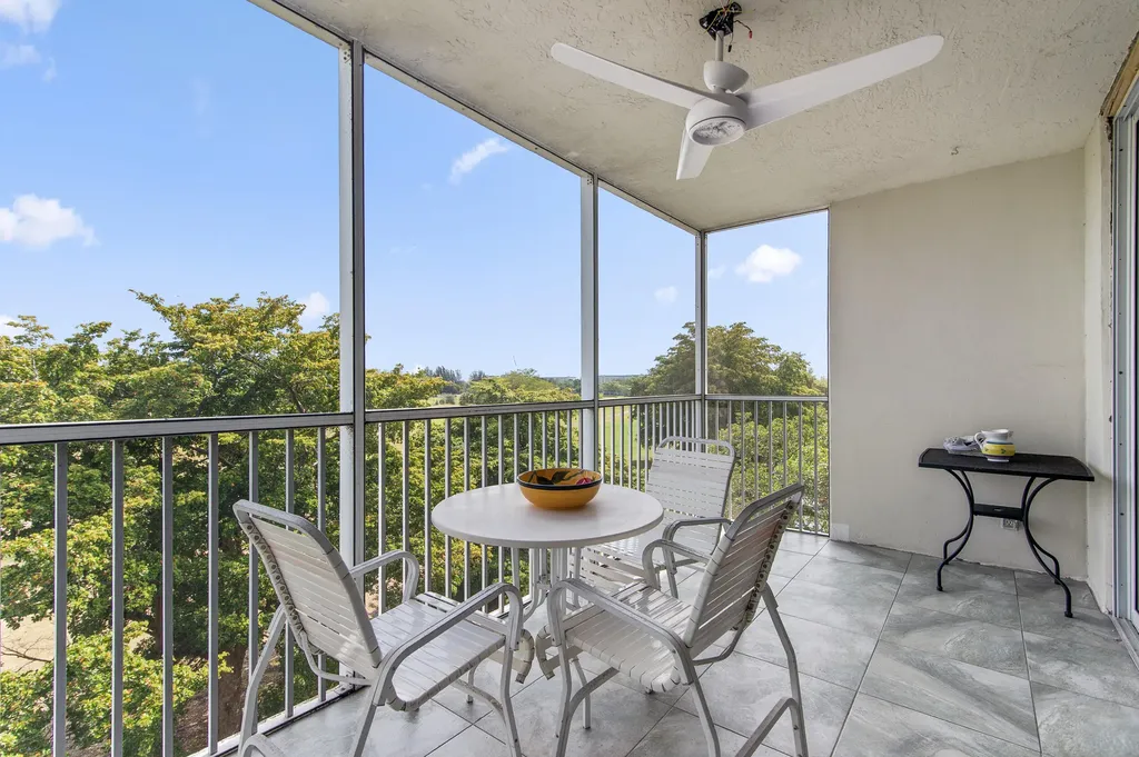 2901 S Palm Aire Drive Pompano Beach FL 33069