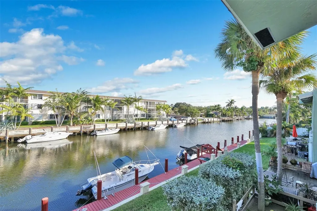 2113 NE 44th Street Lighthouse Point FL 33064