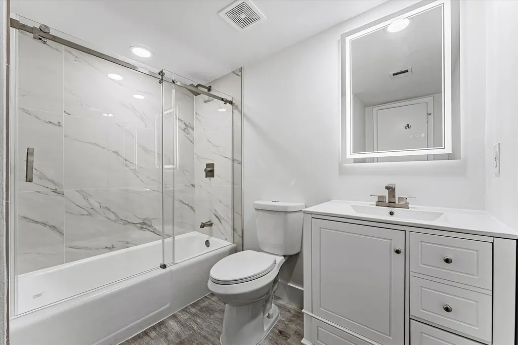 200 W Jacaranda Country Club Drive Plantation FL 33324