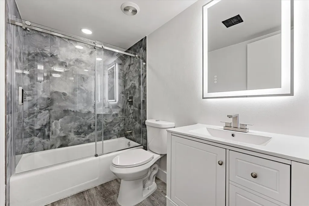 200 W Jacaranda Country Club Drive Plantation FL 33324