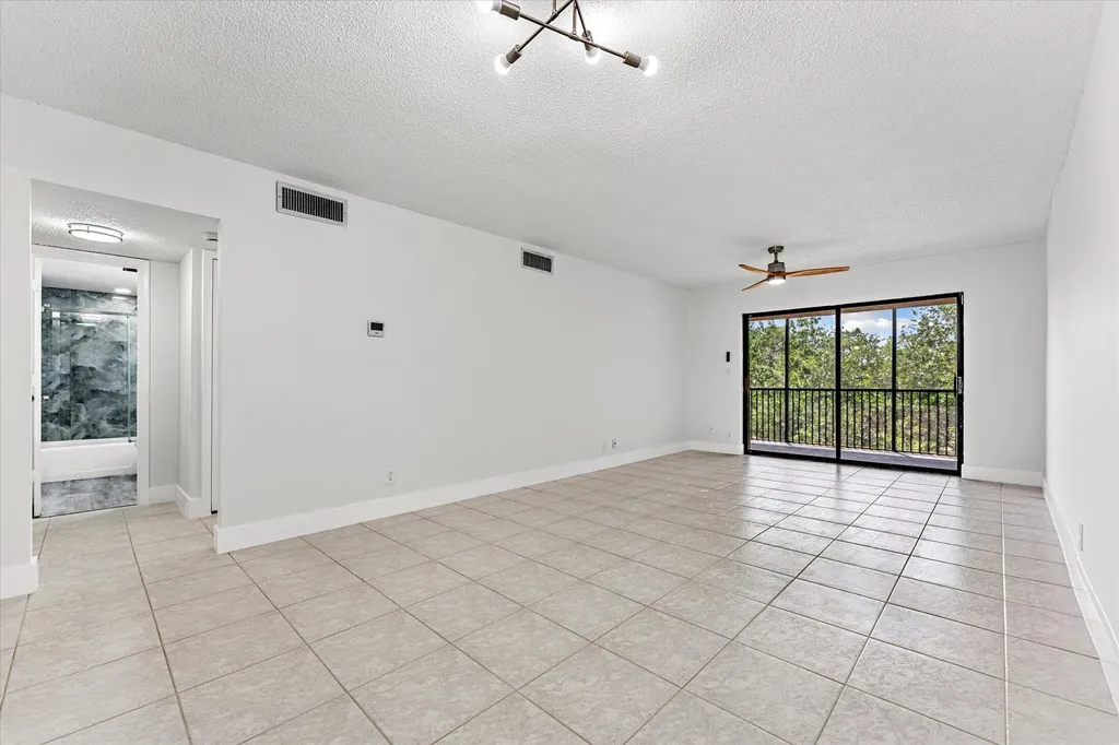 200 W Jacaranda Country Club Drive Plantation FL 33324
