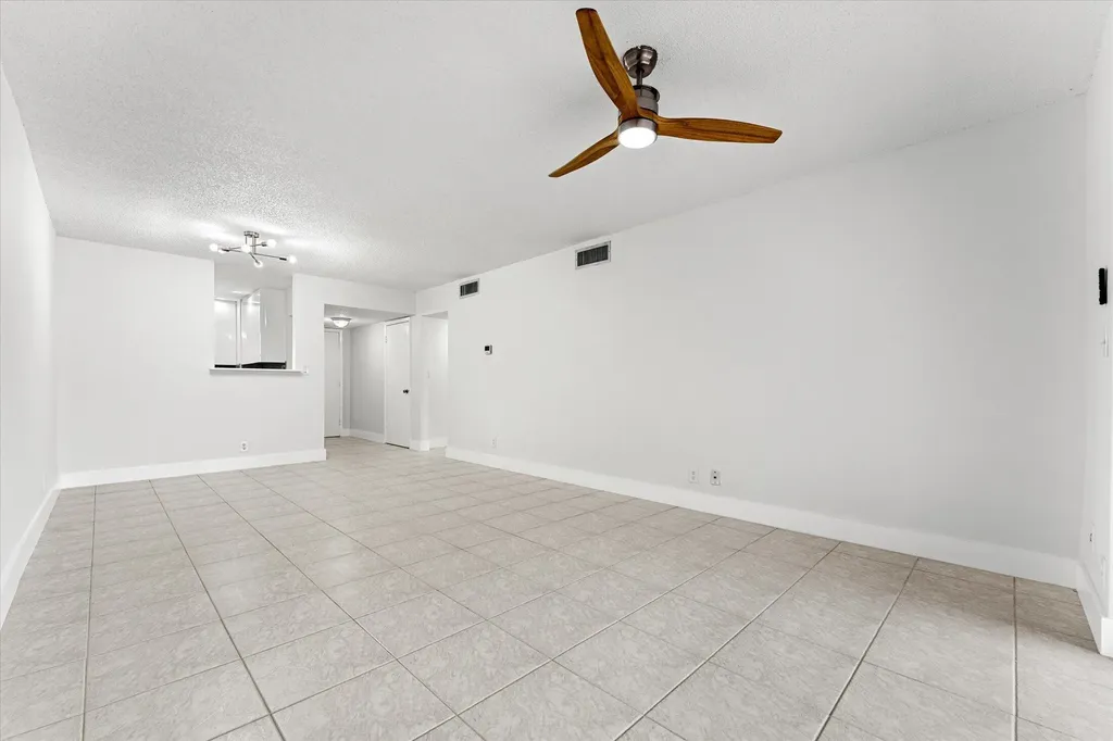 200 W Jacaranda Country Club Drive Plantation FL 33324